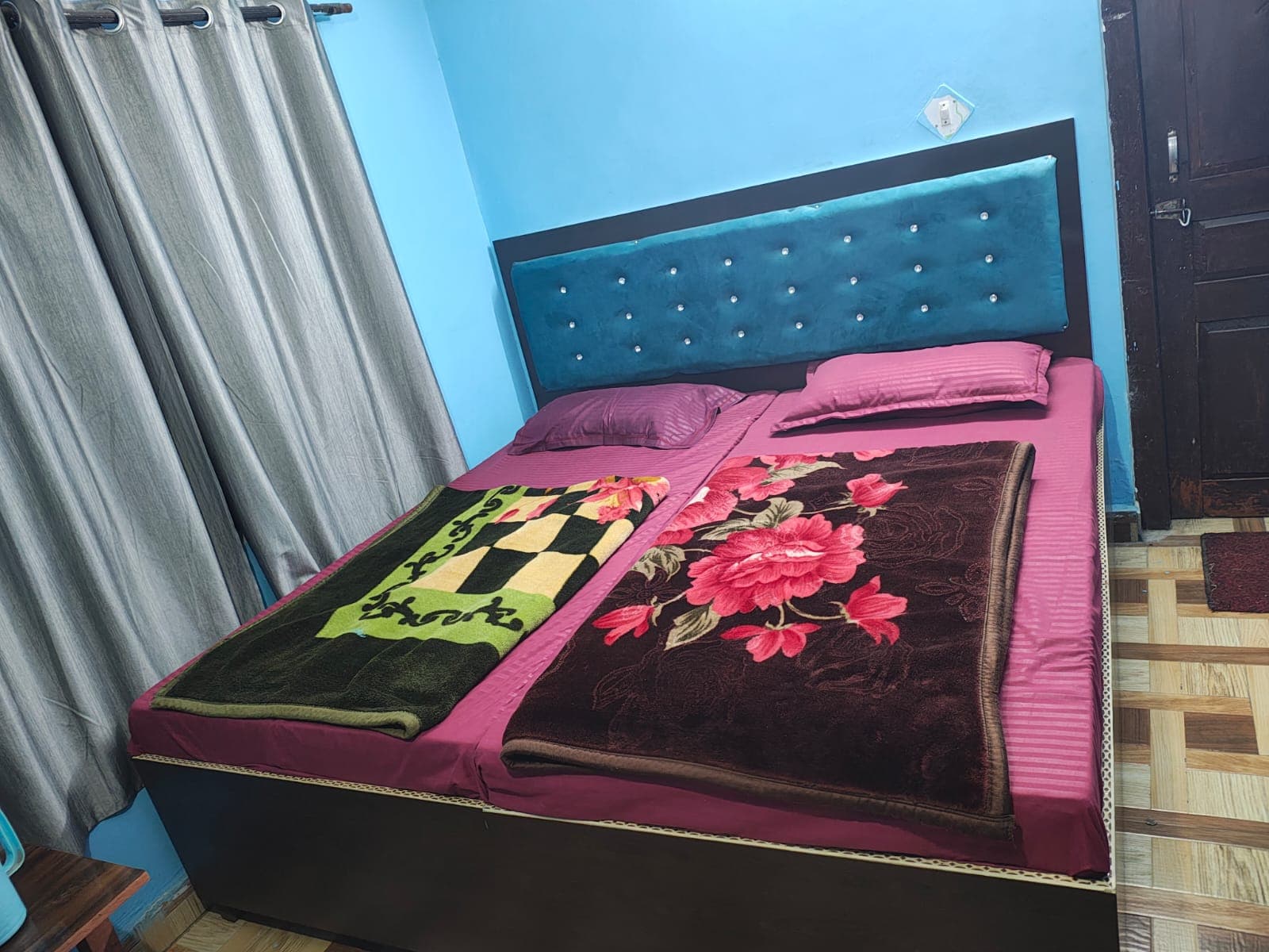 Normal Double bed room